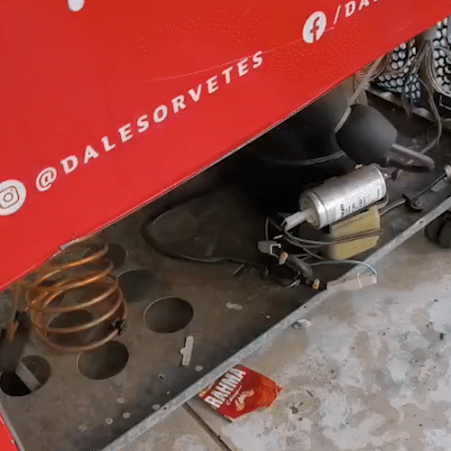 Comerciante tem R$ 800 de preju&iacute;zo e perde freezer ap&oacute;s queda de energia