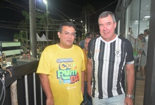 Ap&oacute;s visitar obras, Riedel prestigiou desfile das escolas de samba em Corumb&aacute;