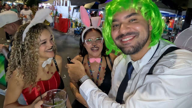 Cad&ecirc; os h&eacute;teros? Mulherada reclama da paquera no Carnaval