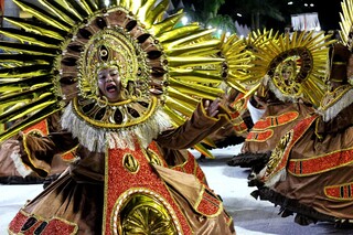 Candidata ao título, Mocidade da Nova Corumbá é ovacionada Candidata ao título, Mocidade da Nova Corumbá é ovacionada