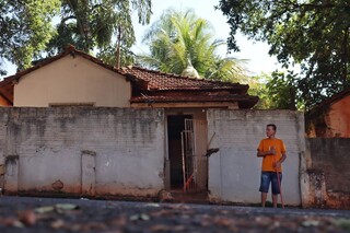 Ap&oacute;s anos de descaso, bairro mais antigo de cidade vira "museu abandonado"
