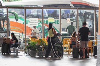 Depois da folia, a realidade: rodovi&aacute;ria &eacute; caminho para volta &agrave; rotina