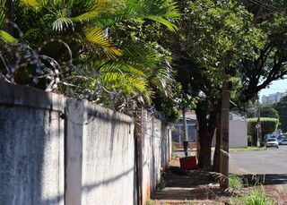 Ap&oacute;s anos de descaso, bairro mais antigo de cidade vira "museu abandonado"