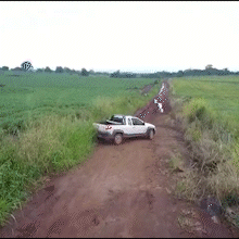 Estrada intransit&aacute;vel isola regi&atilde;o do Rinc&atilde;o e impede alunos de chegar &agrave; escola