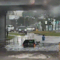 Temporal com granizo destelha casas e alaga vias em Chapad&atilde;o do Sul