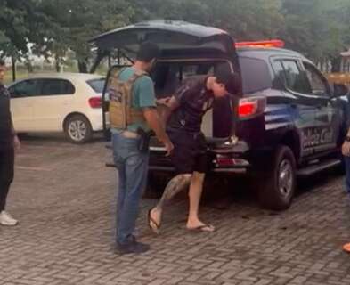 Preso homem que atropelou e quebrou dente da esposa ap&oacute;s discuss&atilde;o