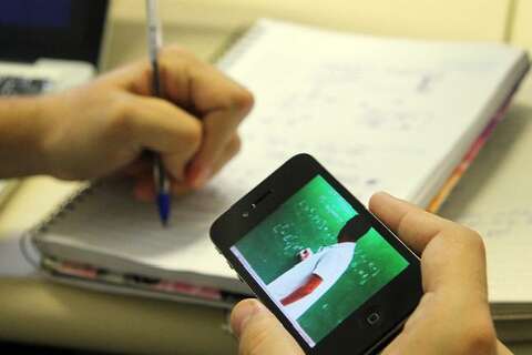 Governo estende contratos de cursos profissionalizantes e soma R$ 43 milh&otilde;es