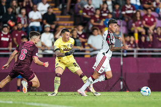 Flamengo perde na Argentina e ter&aacute; que reverter resultado no Maracan&atilde;