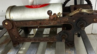 A&ccedil;ougue &eacute; interditado com 400 kg de carne irregular e bebidas falsificadas