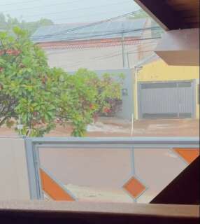 Chuva transforma rua em rio no Jardim S&atilde;o Louren&ccedil;o e moradores cobram drenagem 