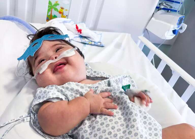 Hospital leva ensaio de Carnaval à UTI neonatal e emociona famílias