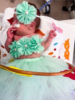 Hospital leva ensaio de Carnaval &agrave; UTI neonatal e emociona fam&iacute;lias