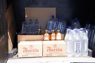 A&ccedil;ougue &eacute; interditado com 400 kg de carne irregular e bebidas falsificadas