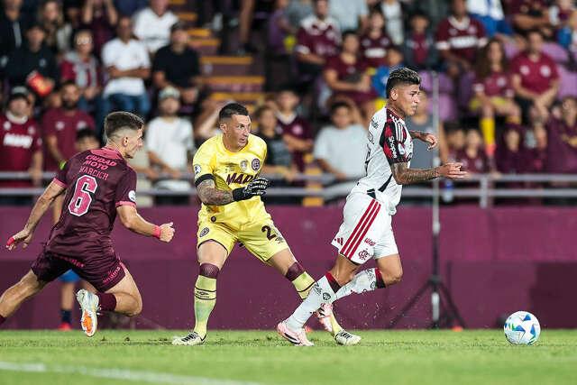Flamengo perde na Argentina e ter&aacute; que reverter resultado no Maracan&atilde;