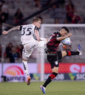 Athletico perde p&ecirc;nalti e Corinthians aproveita para vencer e subir na tabela