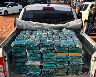 PF apreende 745 kg de pasta base de coca&iacute;na em &ocirc;nibus com bolivianos na Capital