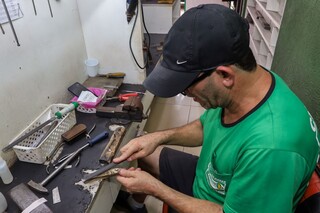 Disney n&atilde;o tem parque, mas tem "fila" para afiar alicate na Cal&oacute;geras