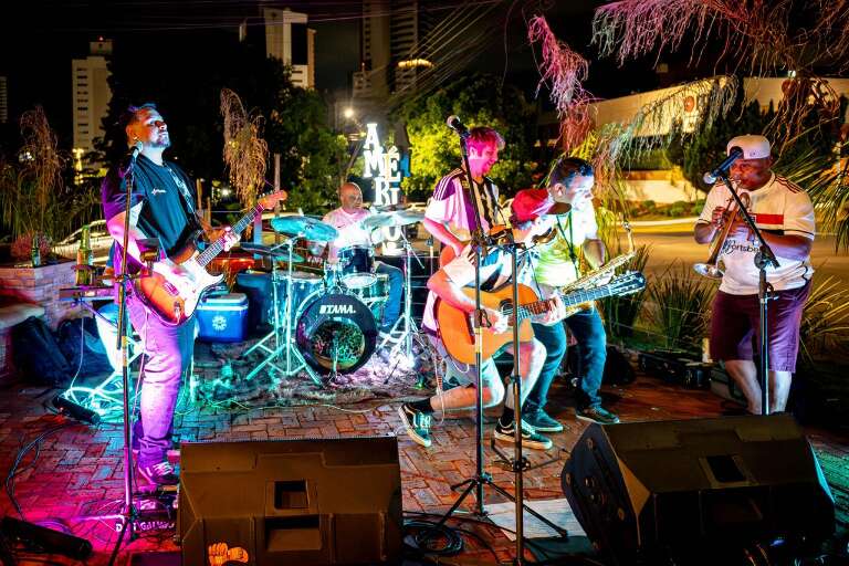 Bar faz Enterro dos Ossos com DJ e show no Palco Mundo