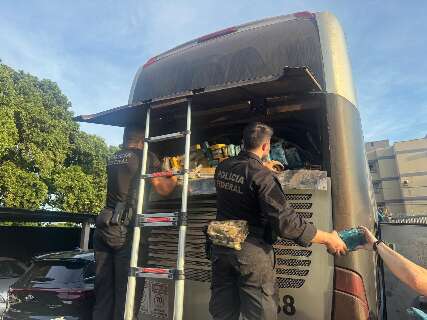 PF apreende 745 kg de pasta base de coca&iacute;na em &ocirc;nibus com bolivianos na Capital