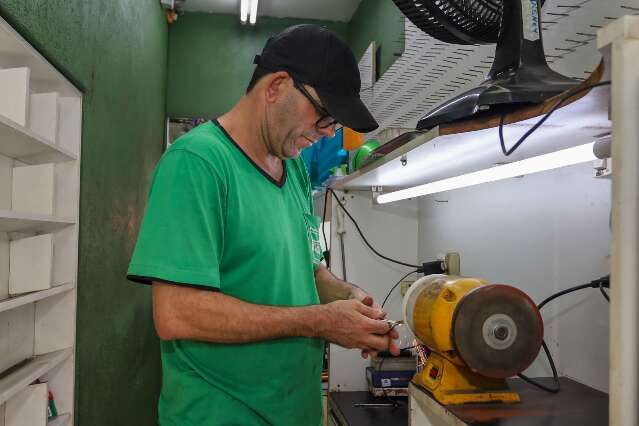 Disney n&atilde;o tem parque, mas tem "fila" para afiar alicate na Cal&oacute;geras