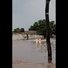 Chuva de 90 mil&iacute;metros alaga ruas de Bela Vista