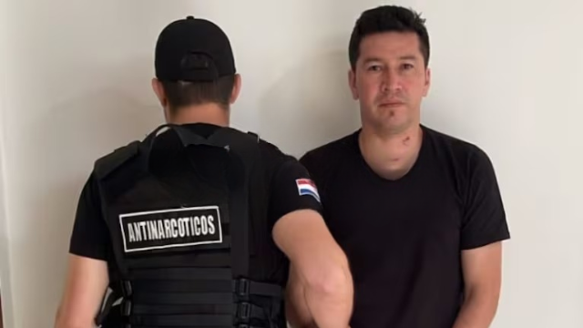 Ex-goleiro paraguaio se entrega e &eacute; preso por liga&ccedil;&atilde;o com tr&aacute;fico internacional