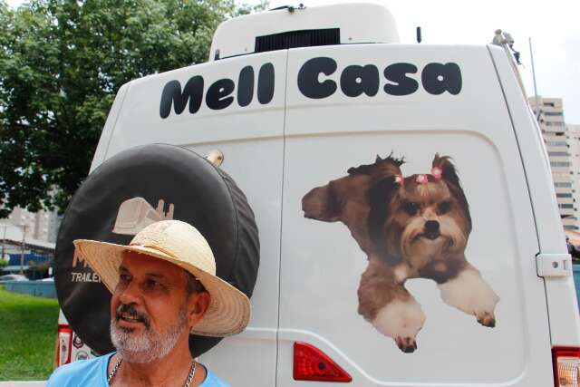 Cachorrinha Mell partiu e foi eternizada em motorhome da fam&iacute;lia