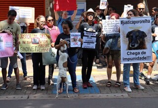 Em ato, manifestantes pedem fim da impunidade por maus-tratos aos animais