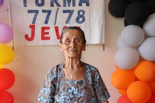 Merendeira reencontrou alunos da escola depois de 48 anos longe