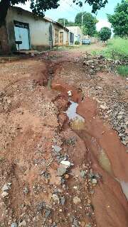 Bab&aacute; diz que Jd. Colorado est&aacute; esquecido e pede solu&ccedil;&atilde;o para rua intransit&aacute;vel