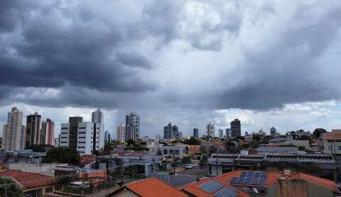 MS segue em alerta de tempestade com queda de galhos de &aacute;rvores e alagamentos