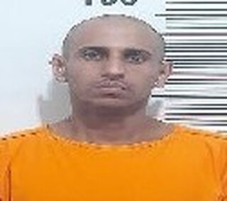 Detento aproveita dia de visitas, escala telhado e foge do Instituto Penal 