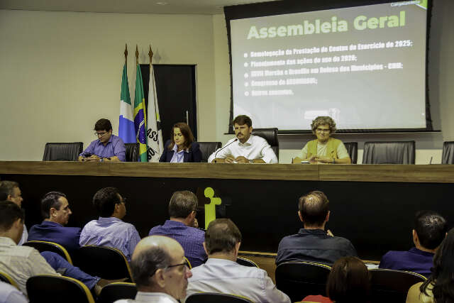Prefeitos de MS alinham pautas e mobiliza&ccedil;&atilde;o nacional para os munic&iacute;pios em 2026