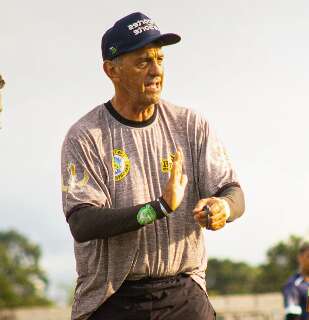 Na luta contra queda, Costa Rica demite t&eacute;cnico em reta final do estadual