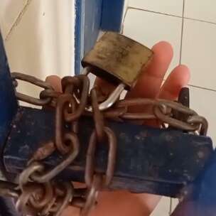 Em protesto, pais fecham escola ind&iacute;gena e cobram melhorias em Porto Murtinho