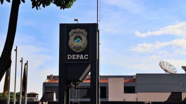 Homem &eacute; acusado de amea&ccedil;ar enteada de 9 anos com faca e beij&aacute;-la &agrave; for&ccedil;a