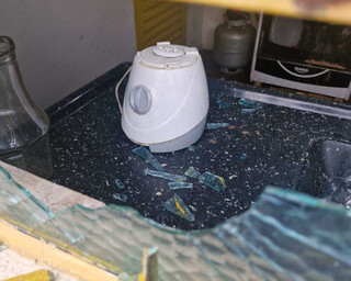 Mãe pode ter sido atingida ao tentar apartar briga entre marido e filho em Coxim Mãe pode ter sido atingida ao tentar apartar briga entre marido e filho em Coxim