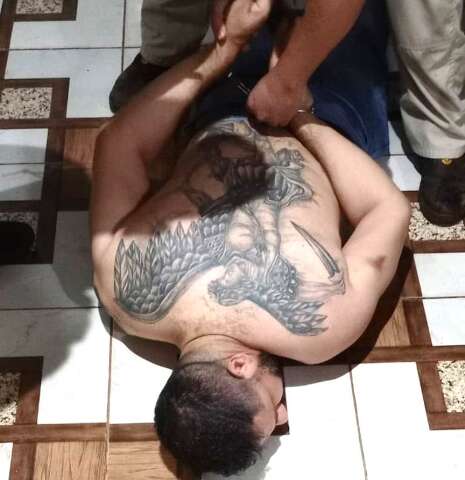 Envolvido em confronto que dilacerou perna de policial &eacute; preso na fronteira