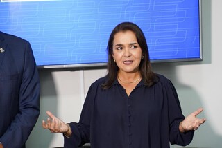 Prefeita diz que &ldquo;n&atilde;o tem o que fazer&rdquo; durante as chuvas e promete novas bacias