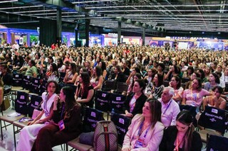 Nat&aacute;lia cobra R$ 12 mil por sobrancelha e d&aacute; dica milion&aacute;ria