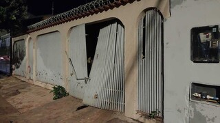 Rastro de lama e preju&iacute;zos marcam retomada p&oacute;s-enchente