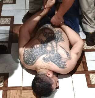 Envolvido em confronto que dilacerou perna de policial &eacute; preso na fronteira