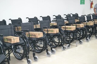 Sesau regulamenta entrega de cadeiras de rodas, muletas e pr&oacute;teses