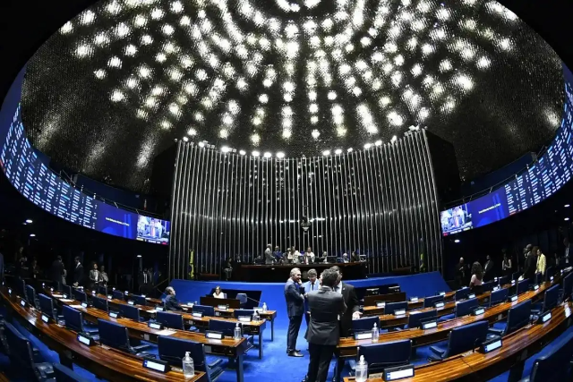 Penas mais r&iacute;gidas para homic&iacute;dios de policiais s&atilde;o aprovadas no Senado
