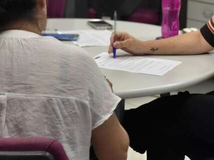 Ap&oacute;s fugir do ex escondida no porta-malas, mulher recome&ccedil;a com aux&iacute;lio-aluguel