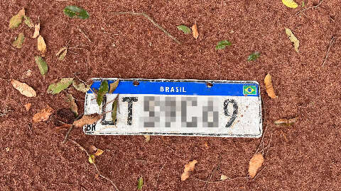 Perdeu a placa do ve&iacute;culo na chuva? Saiba como regularizar a situa&ccedil;&atilde;o