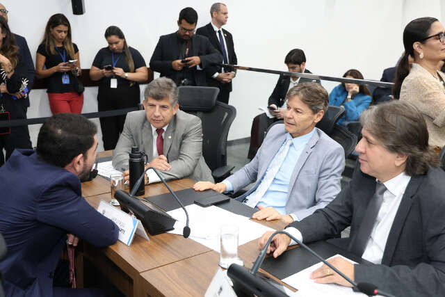 Com janela partid&aacute;ria &agrave;s v&eacute;speras, blocos da Alems passar&atilde;o por novo arranjo 