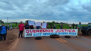 Moradores bloqueiam BR-163 e cobram seguran&ccedil;a em trecho marcado por acidentes