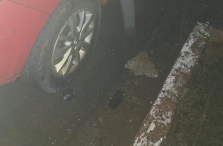 Motorista tranca ladrão dentro do próprio carro durante tentativa de furto Motorista tranca ladrão dentro do próprio carro durante tentativa de furto