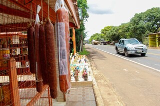 &Agrave;s margens da BR-163, comerciantes temem retirada de barracas com duplica&ccedil;&atilde;o